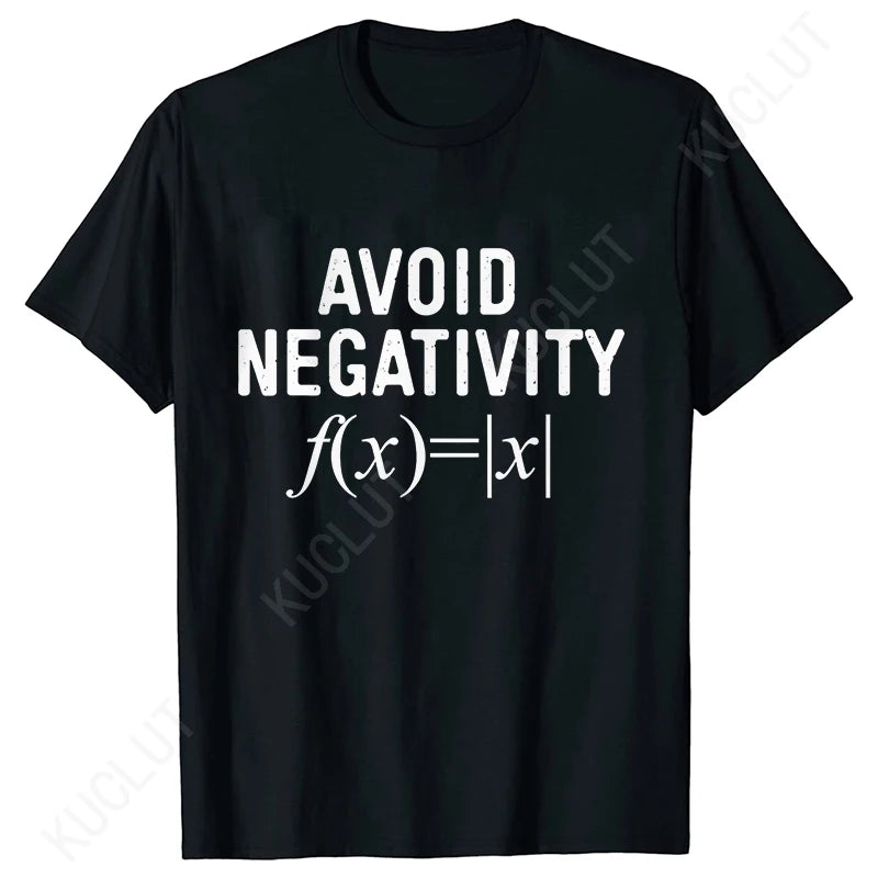 חולצת "Avoid Negativity" – מתמטיקה עם מסר חיובי | לחובבי נוסחאות וגיקיות ישראלית