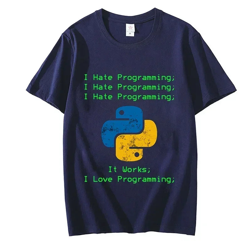 חולצת “I Hate Programming... It Works!” – ברוך הבא לעולם הפייתון