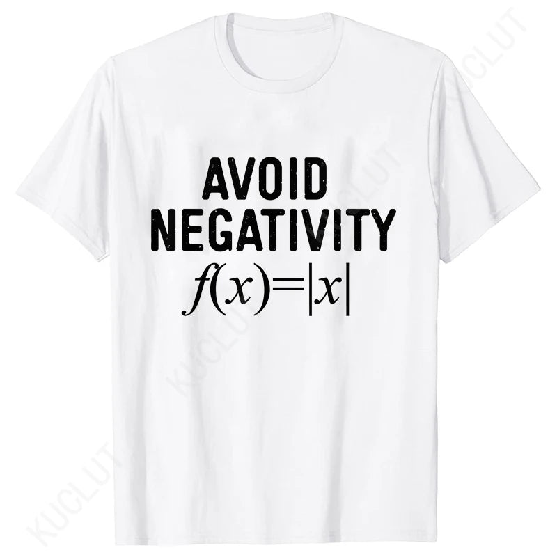 חולצת "Avoid Negativity" – מתמטיקה עם מסר חיובי | לחובבי נוסחאות וגיקיות ישראלית